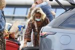 Schiphol 21 mei 2021
Monique Westenberg zoontje Andre Hazes jr en twee vriendinnen arriveren op schiphol na een vakantie op ibiza.
Haar vader komt ze halen .
