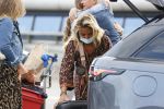 Schiphol 21 mei 2021
Monique Westenberg zoontje Andre Hazes jr en twee vriendinnen arriveren op schiphol na een vakantie op ibiza.
Haar vader komt ze halen .