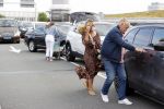 Schiphol 21 mei 2021
Monique Westenberg zoontje Andre Hazes jr en twee vriendinnen arriveren op schiphol na een vakantie op ibiza.
Haar vader komt ze halen .