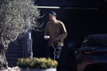 Noordwijk 1 juni 2021
Kensington gitarist Niles Vandenberg en zijn vriendin bij hun huis dat verkocht is aan Martien Meiland. Hier liepen ze nog 1 keer door hun oude huis .