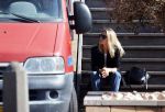 Noordwijk 1 juni 2021
Kensington gitarist Niles Vandenberg en zijn vriendin bij hun huis dat verkocht is aan Martien Meiland. Hier liepen ze nog 1 keer door hun oude huis .