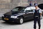 Amsterdam 4 juni 2021
Prins Bernhard Cultuur prijzen in paleis op de dam .
Prinses Beatrix rijkt ze uit. Auto Volvo van Prinses Beatrix