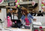 Amstelveen 27 mei 2021
Opening Yoyo tea bar van Rachel Hazes in winkelcentrum Amstelveen.
Andre Hazes zijn vriendinSarah v Soelen en haar ouders zijn ook aanwezig.