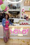 Amstelveen 27 mei 2021
Opening Yoyo tea bar van Rachel Hazes in winkelcentrum Amstelveen.
Andre Hazes zijn vriendinSarah v Soelen en haar ouders zijn ook aanwezig.