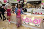 Amstelveen 27 mei 2021
Opening Yoyo tea bar van Rachel Hazes in winkelcentrum Amstelveen.
Andre Hazes zijn vriendinSarah v Soelen en haar ouders zijn ook aanwezig.