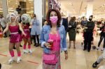 Amstelveen 27 mei 2021
Opening Yoyo tea bar van Rachel Hazes in winkelcentrum Amstelveen.
Andre Hazes zijn vriendinSarah v Soelen en haar ouders zijn ook aanwezig.