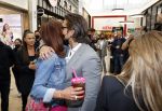 Amstelveen 27 mei 2021
Opening Yoyo tea bar van Rachel Hazes in winkelcentrum Amstelveen.
Andre Hazes zijn vriendinSarah v Soelen en haar ouders zijn ook aanwezig.