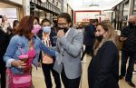 Amstelveen 27 mei 2021
Opening Yoyo tea bar van Rachel Hazes in winkelcentrum Amstelveen.
Andre Hazes zijn vriendinSarah v Soelen en haar ouders zijn ook aanwezig.