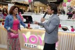 Amstelveen 27 mei 2021
Opening Yoyo tea bar van Rachel Hazes in winkelcentrum Amstelveen.
Andre Hazes zijn vriendinSarah v Soelen en haar ouders zijn ook aanwezig. Wi van YoYo