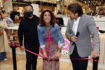 Amstelveen 27 mei 2021
Opening Yoyo tea bar van Rachel Hazes in winkelcentrum Amstelveen.
Andre Hazes zijn vriendinSarah v Soelen en haar ouders zijn ook aanwezig. Wi van YoYo