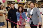Amstelveen 27 mei 2021
Opening Yoyo tea bar van Rachel Hazes in winkelcentrum Amstelveen.
Andre Hazes zijn vriendinSarah v Soelen en haar ouders zijn ook aanwezig. Wi van YoYo