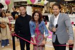 Amstelveen 27 mei 2021
Opening Yoyo tea bar van Rachel Hazes in winkelcentrum Amstelveen.
Andre Hazes zijn vriendinSarah v Soelen en haar ouders zijn ook aanwezig. Wi van YoYo