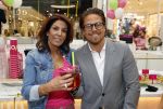 Amstelveen 27 mei 2021
Opening Yoyo tea bar van Rachel Hazes in winkelcentrum Amstelveen.
Andre Hazes zijn vriendinSarah v Soelen en haar ouders zijn ook aanwezig.