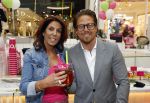 Amstelveen 27 mei 2021
Opening Yoyo tea bar van Rachel Hazes in winkelcentrum Amstelveen.
Andre Hazes zijn vriendinSarah v Soelen en haar ouders zijn ook aanwezig.