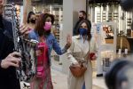 Amstelveen 27 mei 2021
Opening Yoyo tea bar van Rachel Hazes in winkelcentrum Amstelveen.
Andre Hazes zijn vriendinSarah v Soelen en haar ouders zijn ook aanwezig. rachel met Rosanna Kluivert en Nino Wilkes