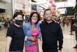 Amstelveen 27 mei 2021
Opening Yoyo tea bar van Rachel Hazes in winkelcentrum Amstelveen.
Andre Hazes zijn vriendinSarah v Soelen en haar ouders zijn ook aanwezig. Wi van yoyo