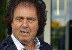 Nijkerk 22 mei 2021
Rene le Blanc overhandigt Johan Vlemmix award voor uitbrengen 175 cd 's