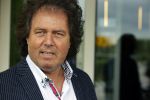 Nijkerk 22 mei 2021
Rene le Blanc overhandigt Johan Vlemmix award voor uitbrengen 175 cd 's