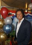 Nijkerk 22 mei 2021
Rene le Blanc overhandigt Johan Vlemmix award voor uitbrengen 175 cd 's