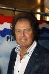 Nijkerk 22 mei 2021
Rene le Blanc overhandigt Johan Vlemmix award voor uitbrengen 175 cd 's