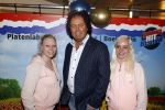 Nijkerk 22 mei 2021
Rene le Blanc overhandigt Johan Vlemmix award voor uitbrengen 175 cd 's