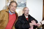 Laren 19 april 2010
Presentatie boek en de 85 e verjaardag van Johnny Kraaijkamp sr in het Rosa Spier huis. Rijk de Gooijer met Maarten Spanjer
Peter Smulders bv