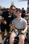 Amsterdam 2 juni 2021
FHM 500 uitreiking bij IJVER in Amsterdam noord. Ronnie Flex met een fan