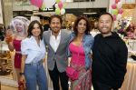 Amstelveen 27 mei 2021
Opening Yoyo tea bar van Rachel Hazes in winkelcentrum Amstelveen.
Andre Hazes zijn vriendinSarah v Soelen en haar ouders zijn ook aanwezig. Rossana Kluivert