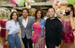 Amstelveen 27 mei 2021
Opening Yoyo tea bar van Rachel Hazes in winkelcentrum Amstelveen.
Andre Hazes zijn vriendinSarah v Soelen en haar ouders zijn ook aanwezig. Rossana Kluivert