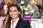 Amstelveen 27 mei 2021
Opening Yoyo tea bar van Rachel Hazes in winkelcentrum Amstelveen.
Andre Hazes zijn vriendinSarah v Soelen en haar ouders zijn ook aanwezig.
