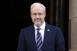 Amsterdam 4 juni 2021
Prins Bernhard Cultuur prijzen in paleis op de dam .
Prinses Beatrix rijkt ze uit. Hofmaarschalk Sjoert Klein Schiphorst