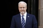 Amsterdam 4 juni 2021
Prins Bernhard Cultuur prijzen in paleis op de dam .
Prinses Beatrix rijkt ze uit. Hofmaarschalk Sjoert Klein Schiphorst