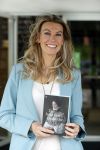 Amsterdam 26 mei 2021
Susan Smit met haar nieuwe roman de heks van Limbricht.