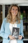 Amsterdam 26 mei 2021
Susan Smit met haar nieuwe roman de heks van Limbricht.