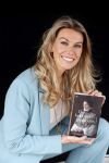 Amsterdam 26 mei 2021
Susan Smit met haar nieuwe roman de heks van Limbricht.