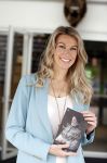 Amsterdam 26 mei 2021
Susan Smit met haar nieuwe roman de heks van Limbricht.