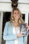 Amsterdam 26 mei 2021
Susan Smit met haar nieuwe roman de heks van Limbricht.