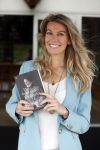 Amsterdam 26 mei 2021
Susan Smit met haar nieuwe roman de heks van Limbricht.