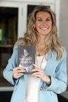 Amsterdam 26 mei 2021
Susan Smit met haar nieuwe roman de heks van Limbricht.