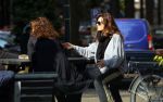 Amsterdam 20 mei 2021
Suzanne Klemann met partner Minka Mooren op de cornelis schuytstraat