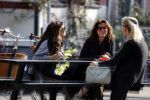 Amsterdam 20 mei 2021
Suzanne Klemann met partner Minka Mooren op de cornelis schuytstraat