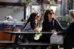 Amsterdam 20 mei 2021
Suzanne Klemann met partner Minka Mooren op de cornelis schuytstraat