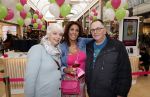 Amstelveen 27 mei 2021
Opening Yoyo tea bar van Rachel Hazes in winkelcentrum Amstelveen.
Andre Hazes zijn vriendinSarah v Soelen en haar ouders zijn ook aanwezig. Theo Hazes met zijn vrouw