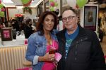 Amstelveen 27 mei 2021
Opening Yoyo tea bar van Rachel Hazes in winkelcentrum Amstelveen.
Andre Hazes zijn vriendinSarah v Soelen en haar ouders zijn ook aanwezig. Theo Hazes met zijn vrouw