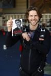 Teuge 1  juni 2021
Thomas v d Vlugt presenteert zijn boek door uit een vleigtuig te springen met een parachute.