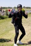 Teuge 1  juni 2021
Thomas v d Vlugt presenteert zijn boek door uit een vleigtuig te springen met een parachute.