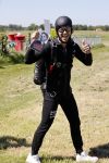 Teuge 1  juni 2021
Thomas v d Vlugt presenteert zijn boek door uit een vleigtuig te springen met een parachute.