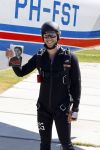 Teuge 1  juni 2021
Thomas v d Vlugt presenteert zijn boek door uit een vleigtuig te springen met een parachute.