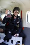 Teuge 1  juni 2021
Thomas v d Vlugt presenteert zijn boek door uit een vleigtuig te springen met een parachute.