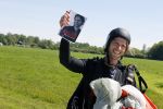 Teuge 1  juni 2021
Thomas v d Vlugt presenteert zijn boek door uit een vleigtuig te springen met een parachute.